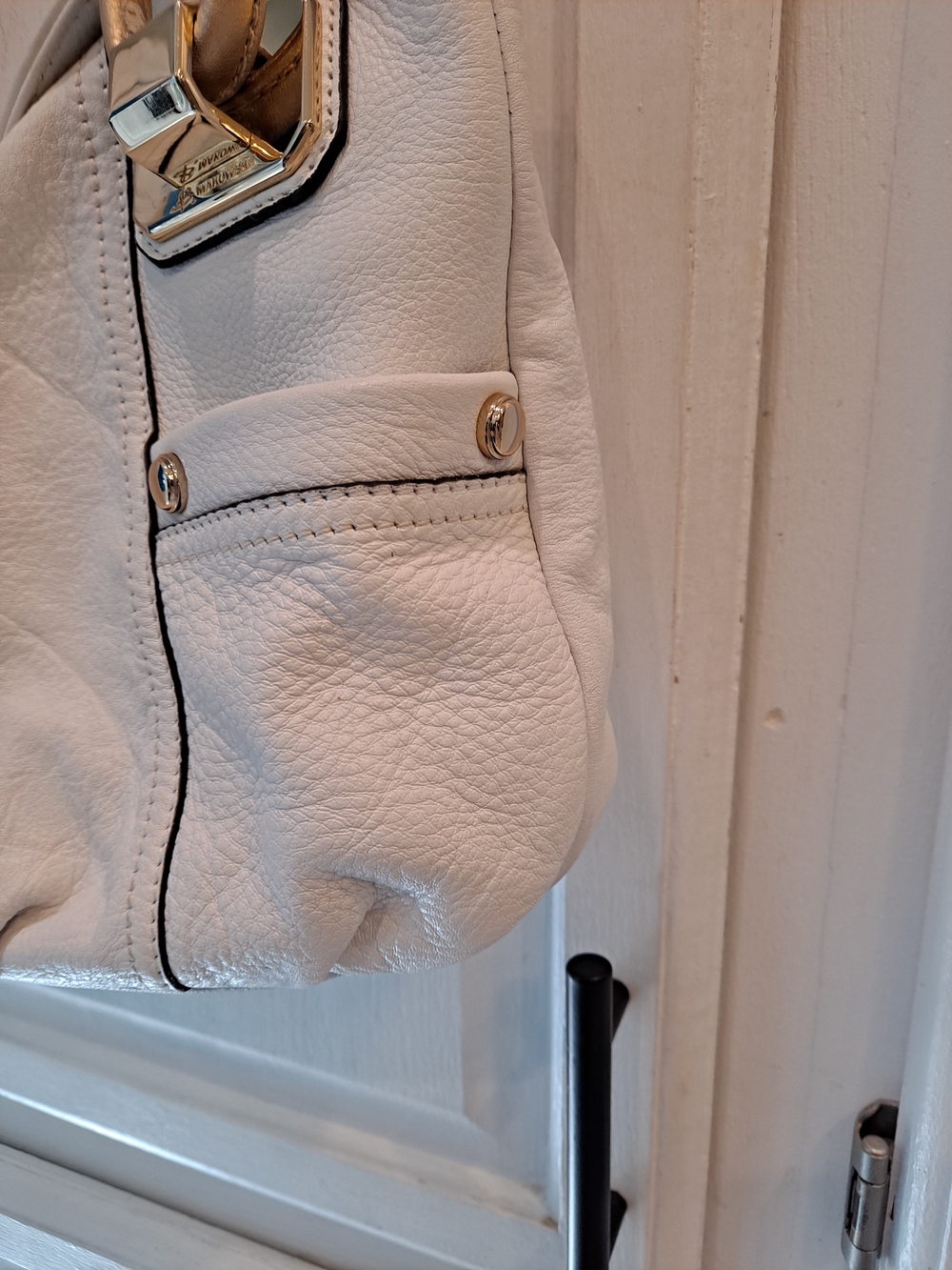 B. Makowsky Y2k White Pebbled Leather Hobo Slouchy Bag Boho Chic Gold Handles - Picture 3 of 15